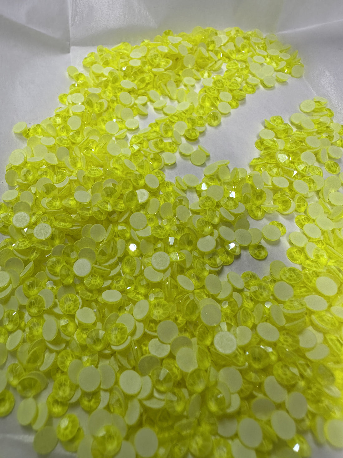 Preciosa MC Chaton Rose Maxima Crystal Neon Yellow SS20
