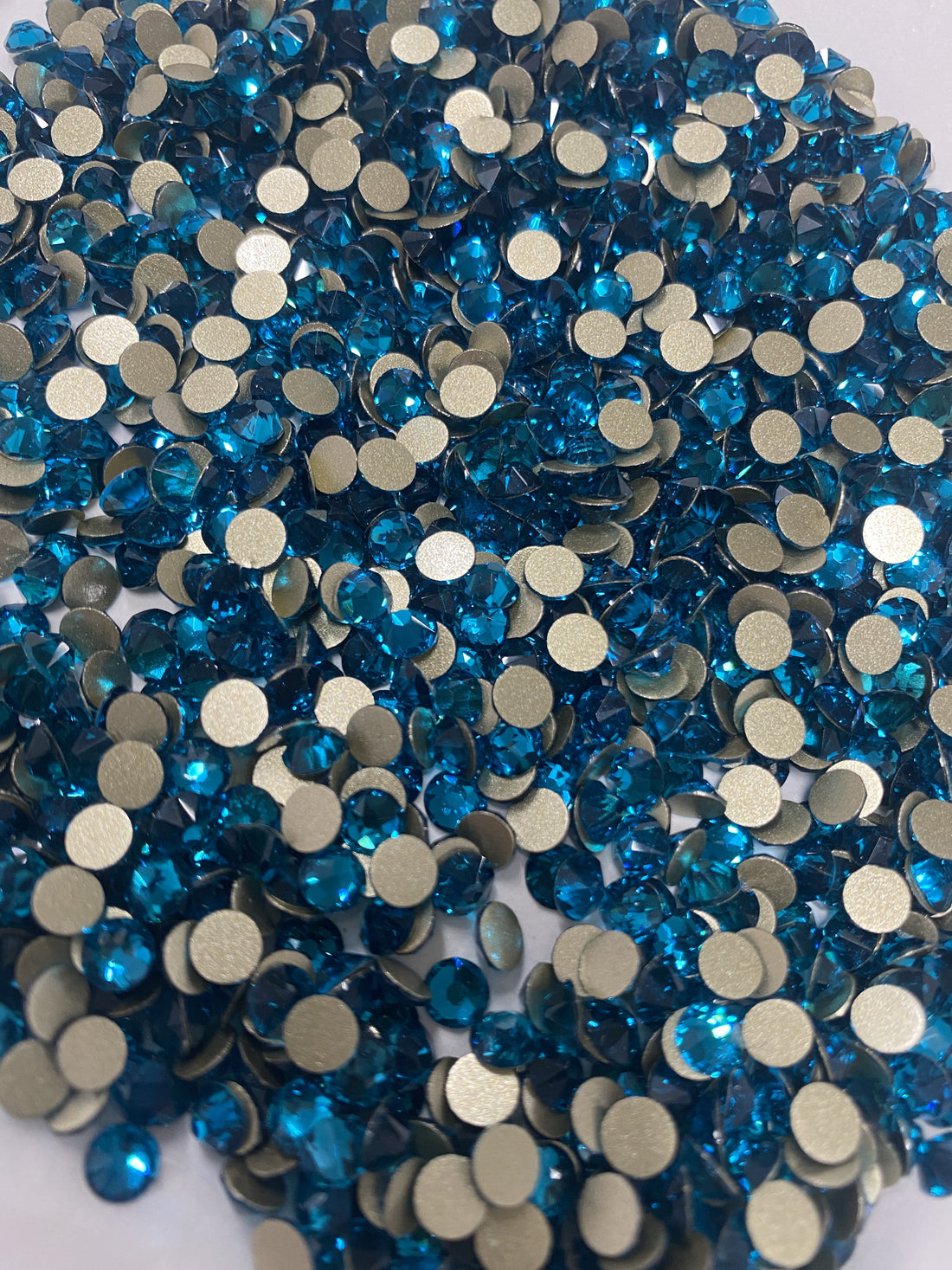 Blue Zircon SS20 - 2088 Cut