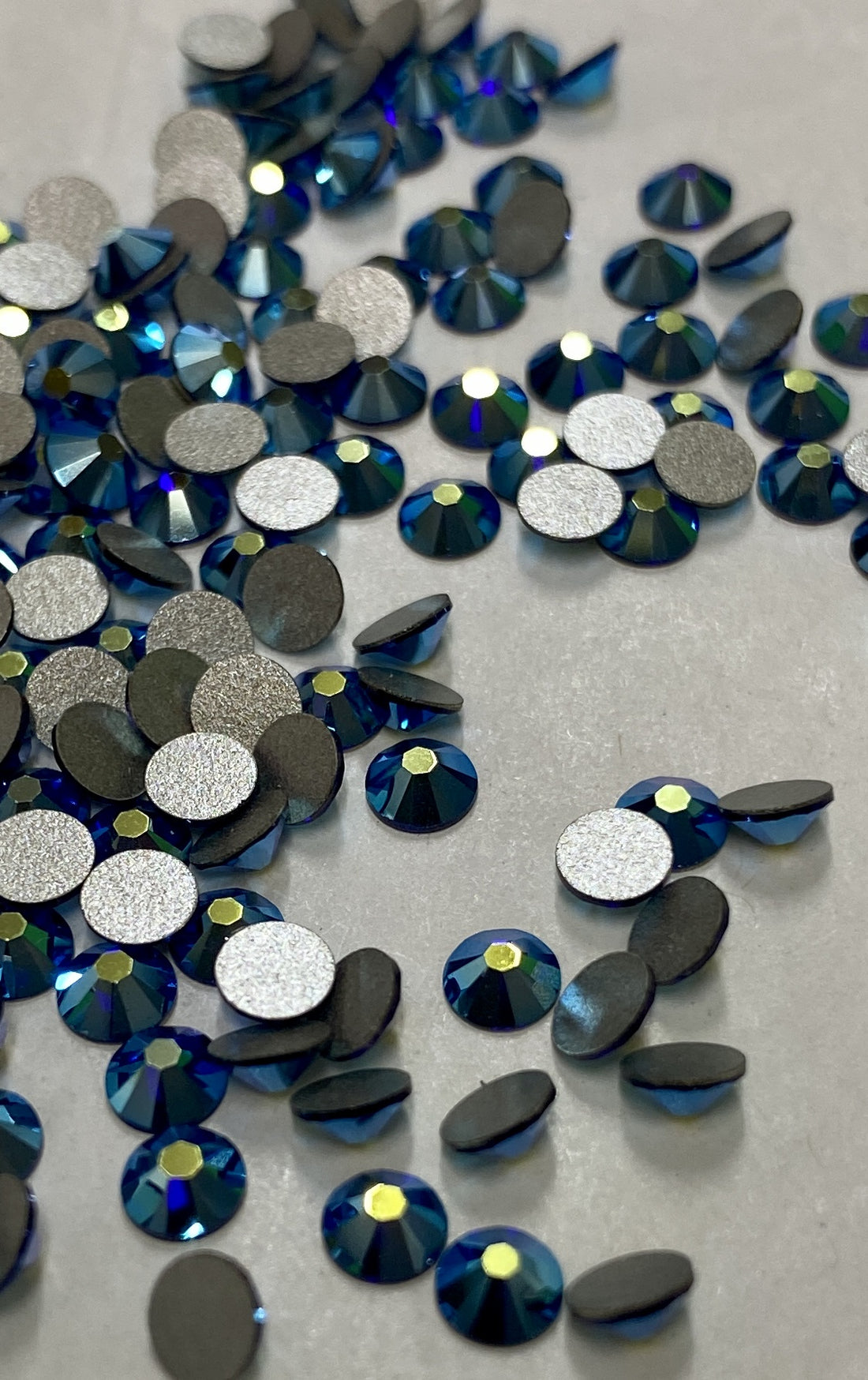 Swarovski Crystal 2058 Xilion Rose Cobalt AB SS20
