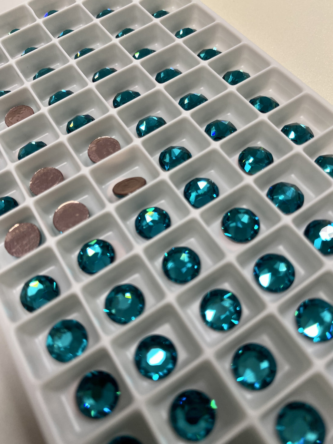 Swarovski Crystal 2078 Xirius Rose Hotfix Blue Zircon SS34