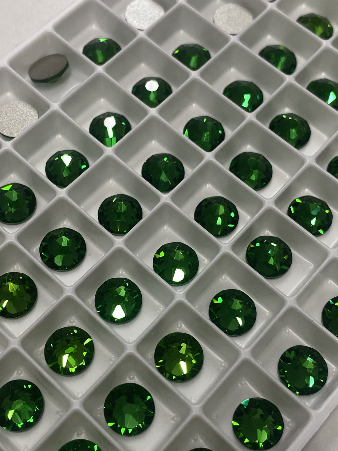 Swarovski Crystal Xirius Rose Fern Green SS30