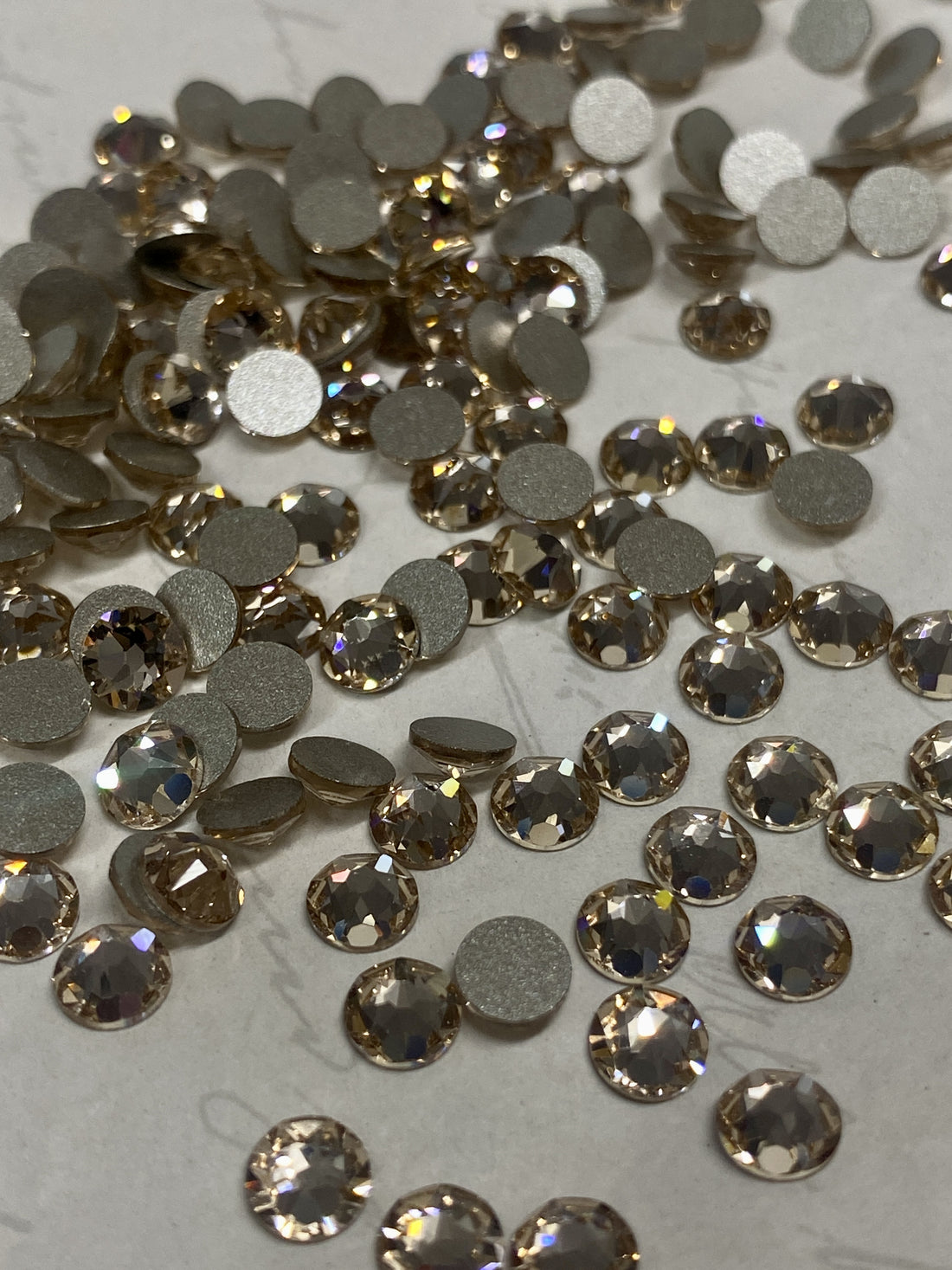 Swarovski Crystal Xirius Rose Light Silk SS16