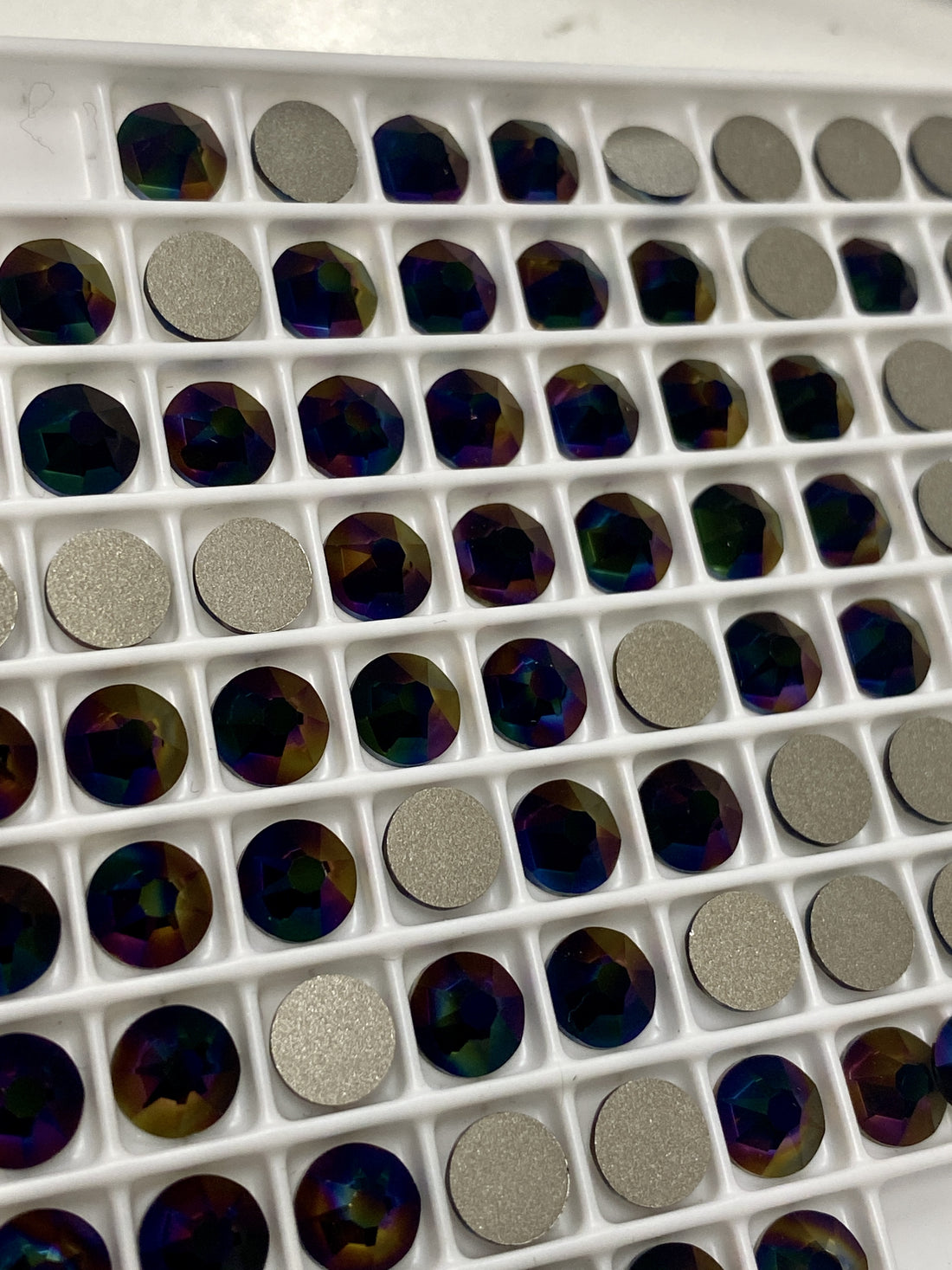Swarovski Crystal Xirius Rose Crystal Rainbow Dark SS34