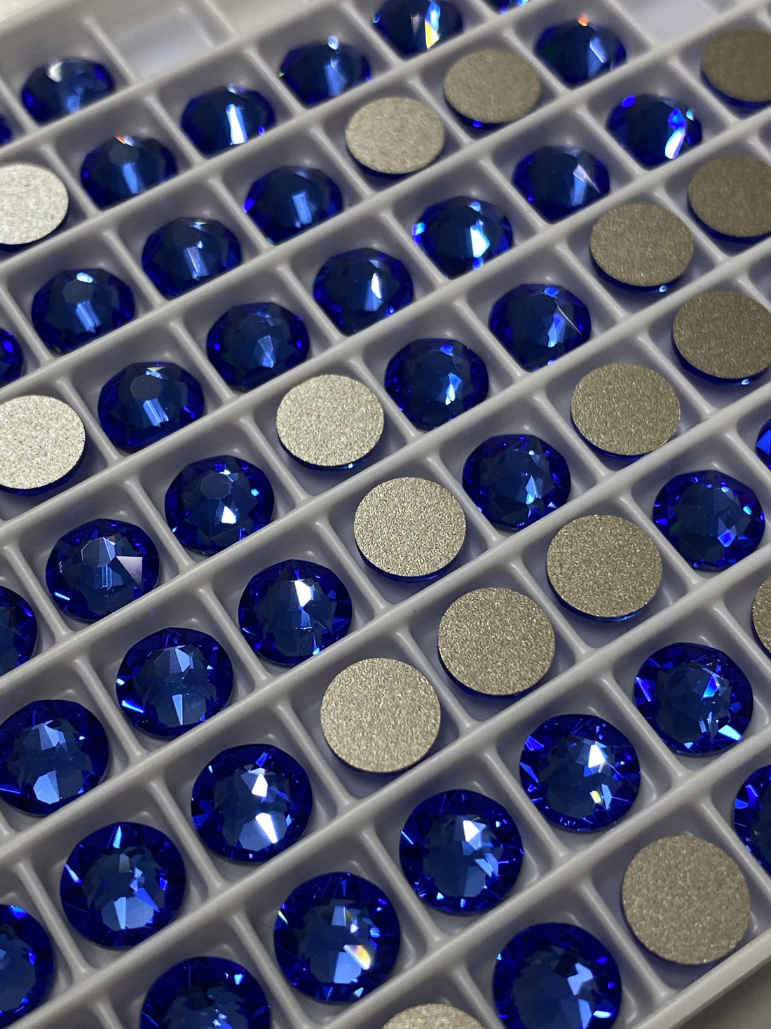 Swarovski Crystal Xirius Rose Sapphire SS30