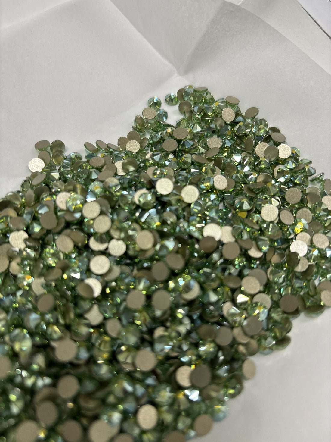 Peridot AB SS20 - 2088 Cut
