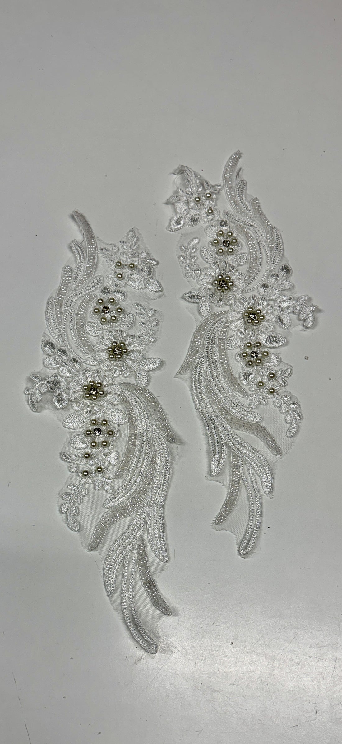 Stella Lace Pair Motif - White