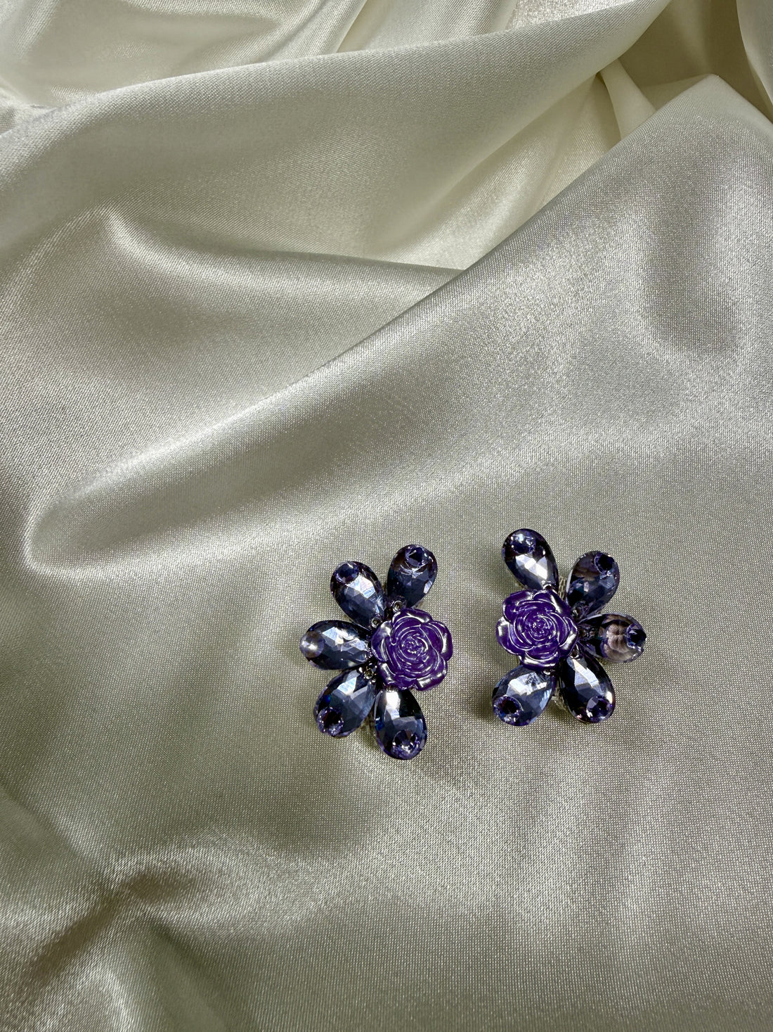 Amara Earring - Violet