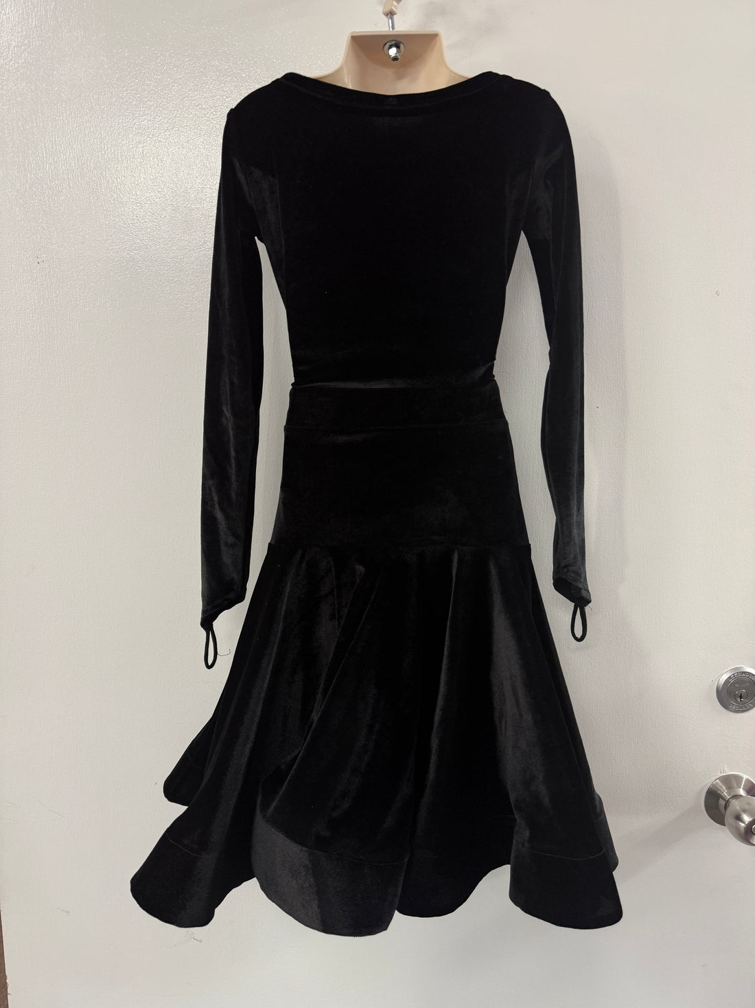 Pre Loved Black Velvet Juvenile Dress 2 Piece (Child 6-8)