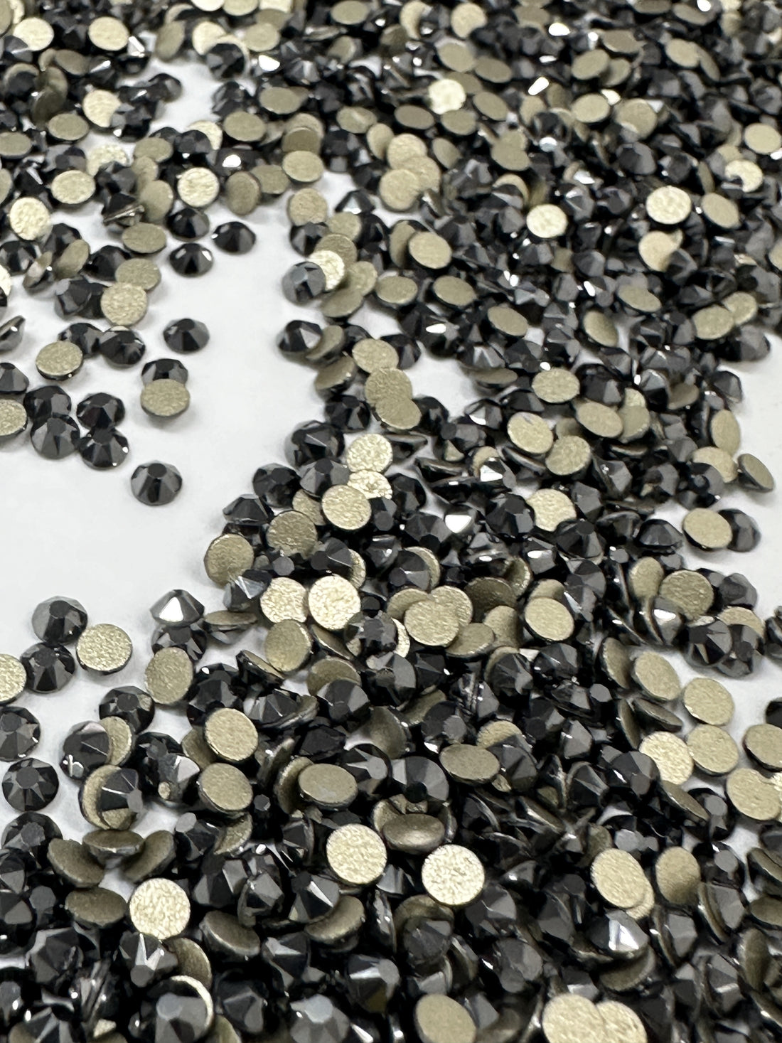 Jet Hematite SS10 - 2088 Cut