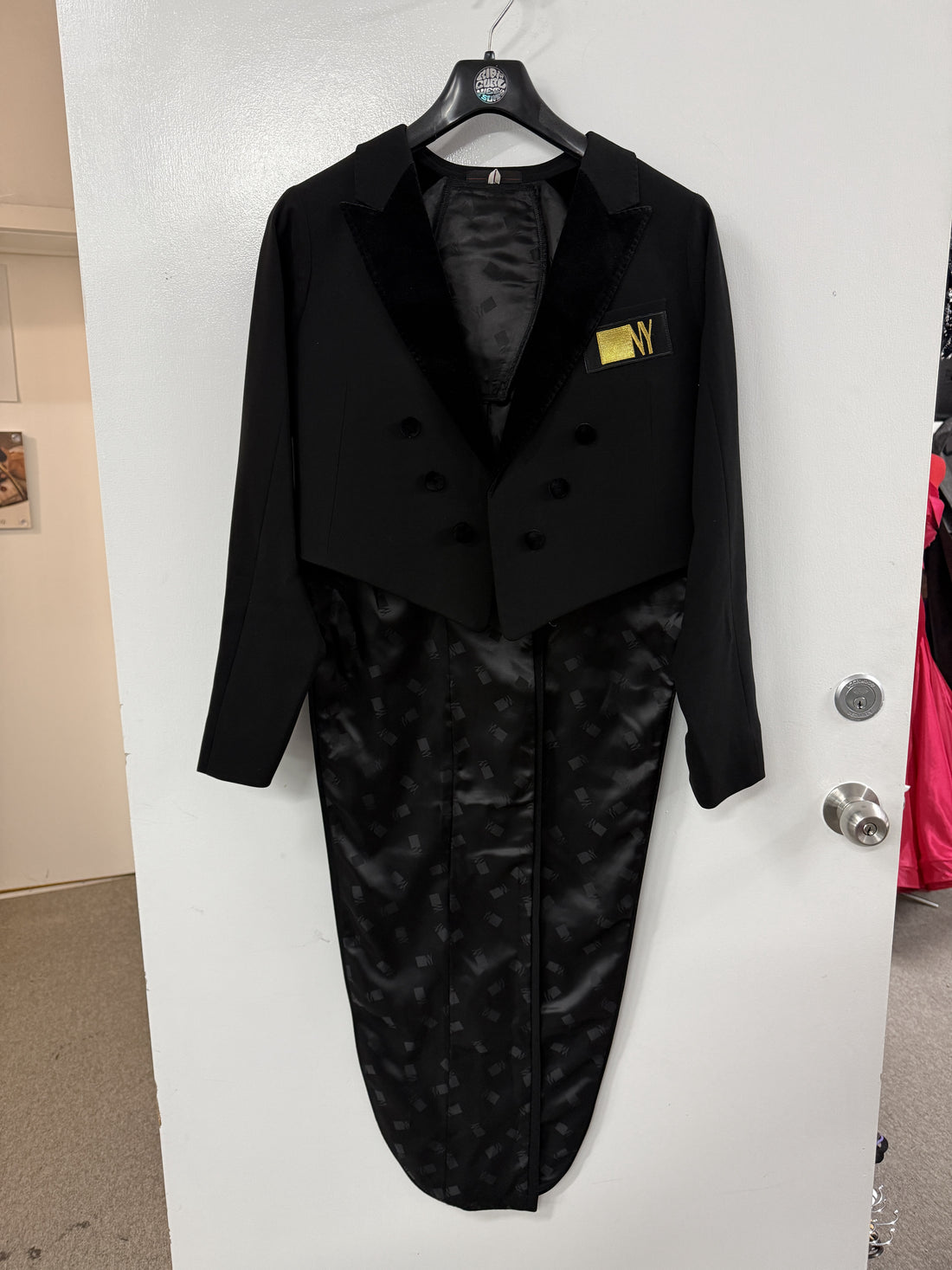 NY TAILSUIT JACKET - Never Been Worn (38cm Shoulder)