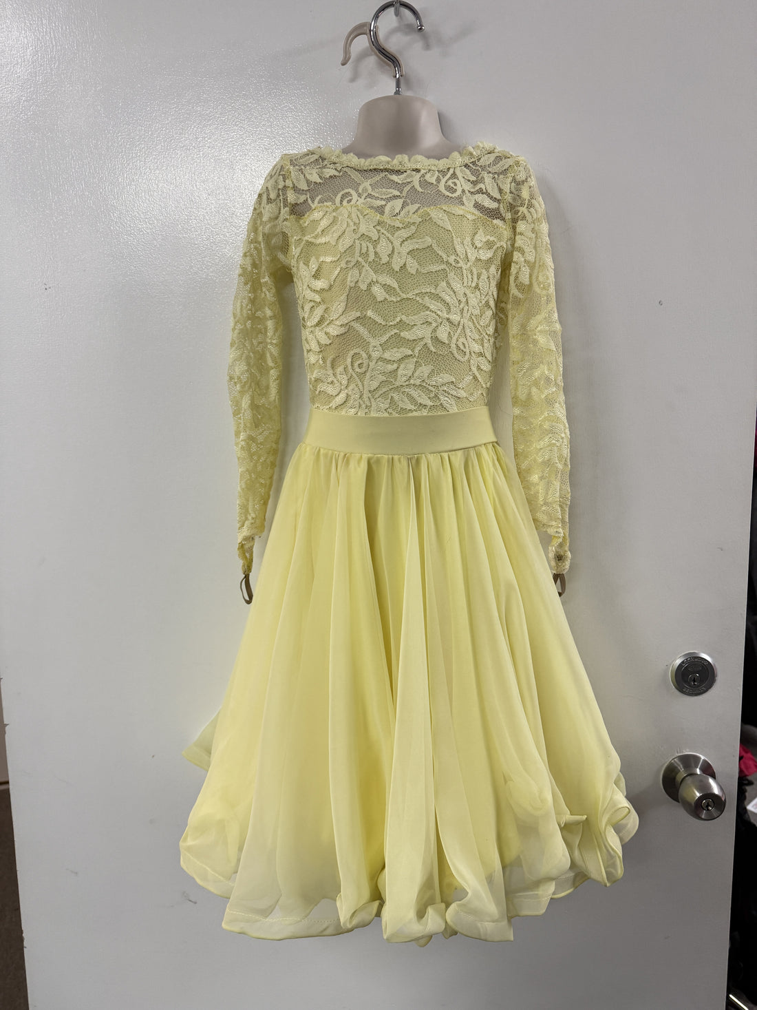 Ex Sponsor Juvenile Dress Lemon Lace 3 Piece (Size Child  6-8)