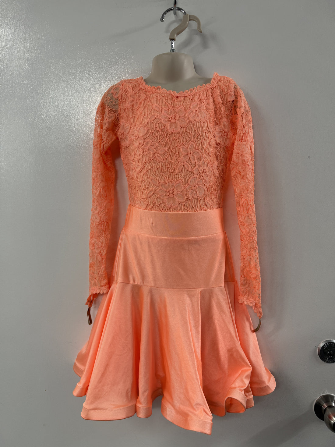 EX Sponsor Juvenile Dress Coral Lace 3 Piece (Size Child  6-8)