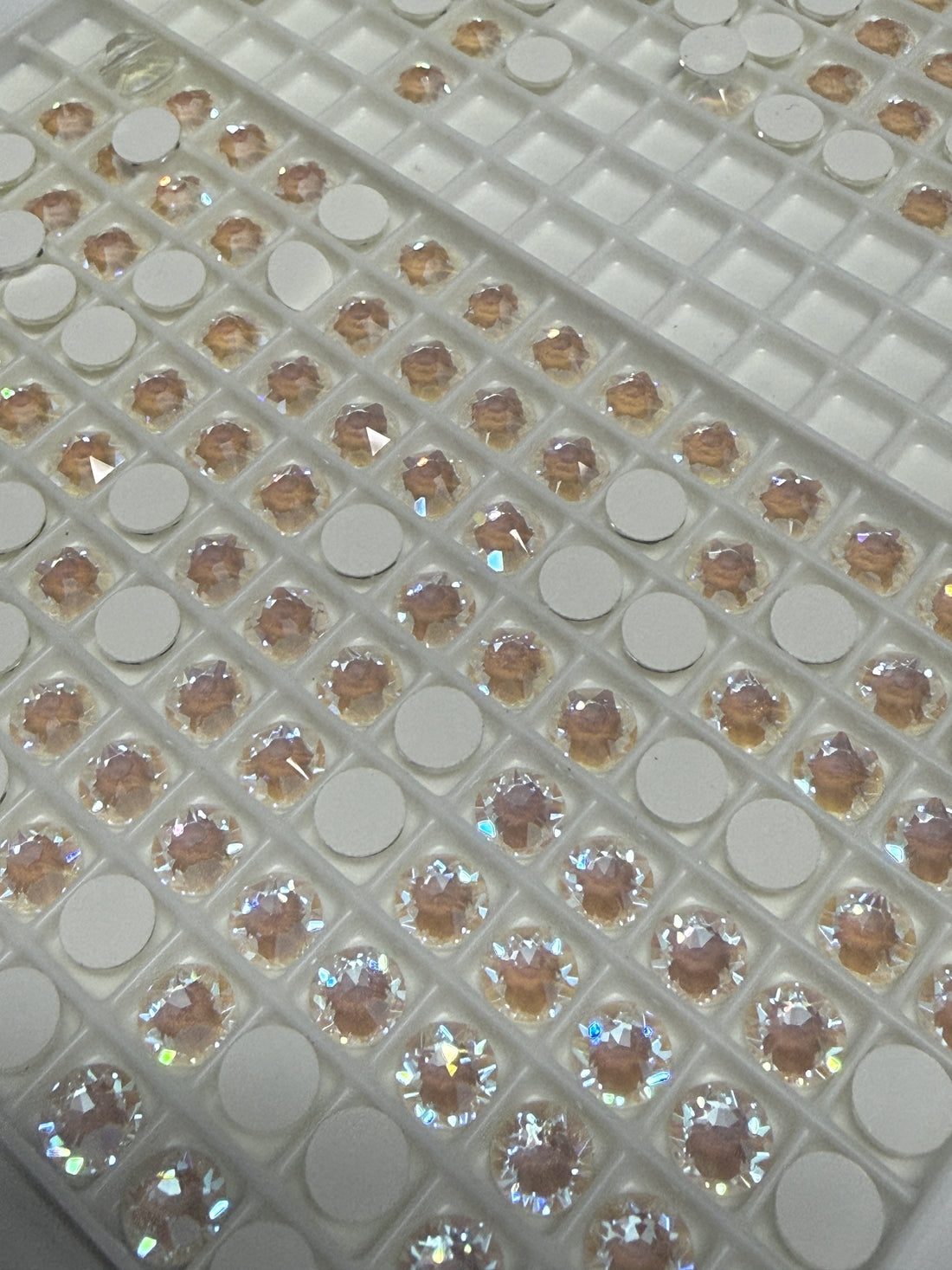 Swarovski Crystal Crystal Light Grey Delite SS30