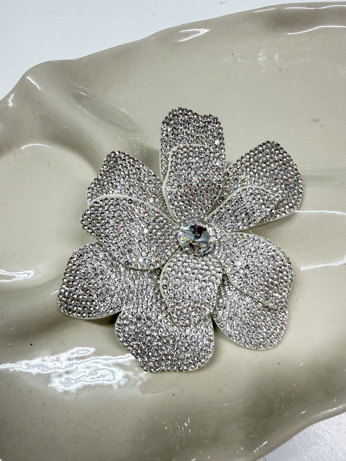 Dolly Diamanté Flower Hair Clip in Sliver