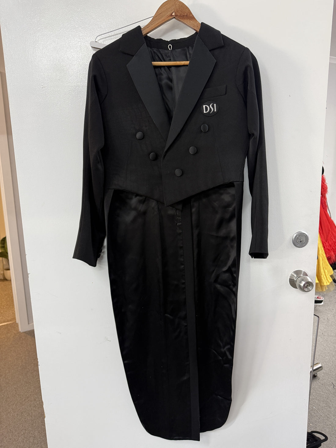 Pre Loved DSI London Tail Suit (38)