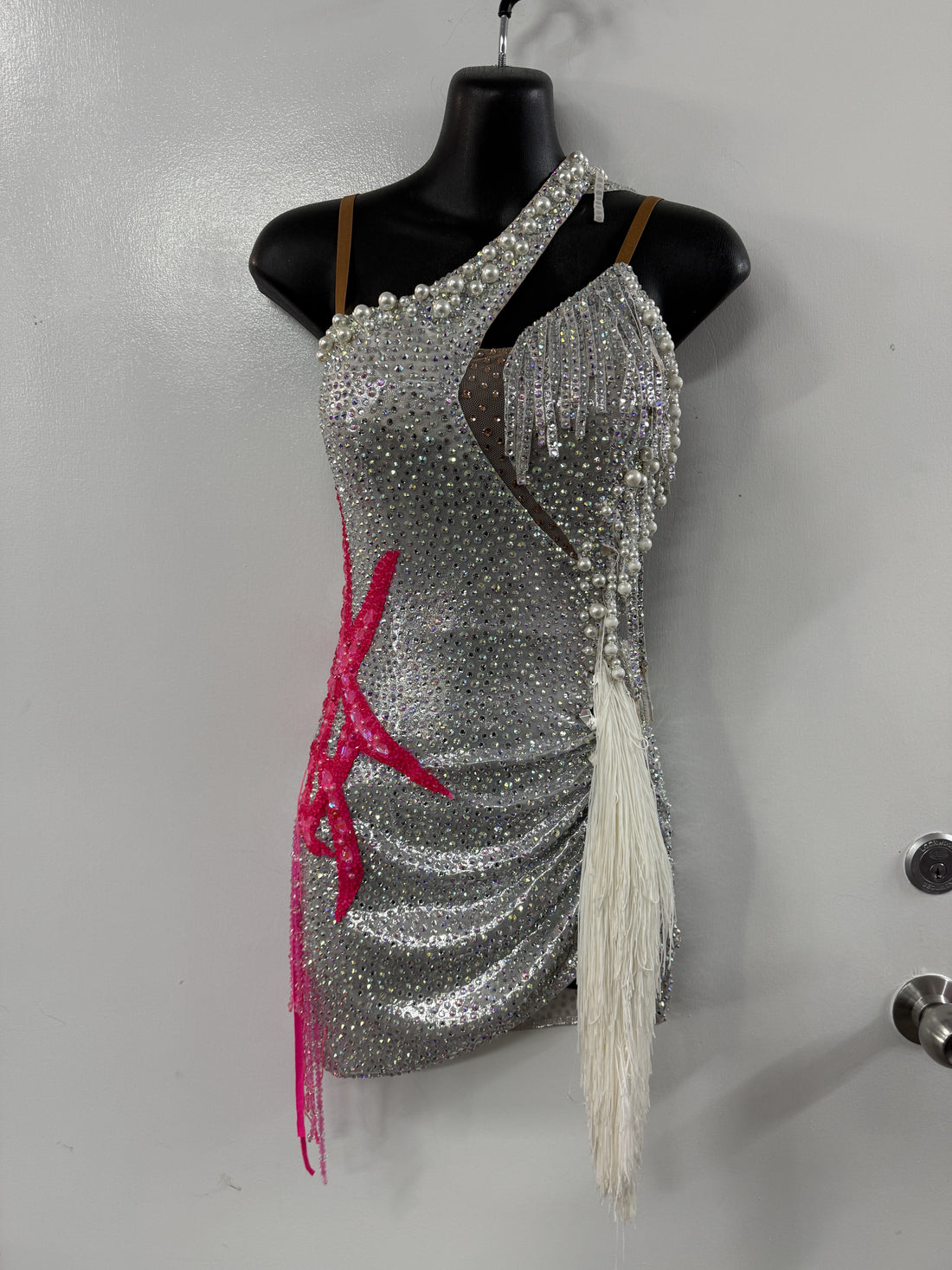Pre Loved Sliver/Pink Latin (Size 2-4)