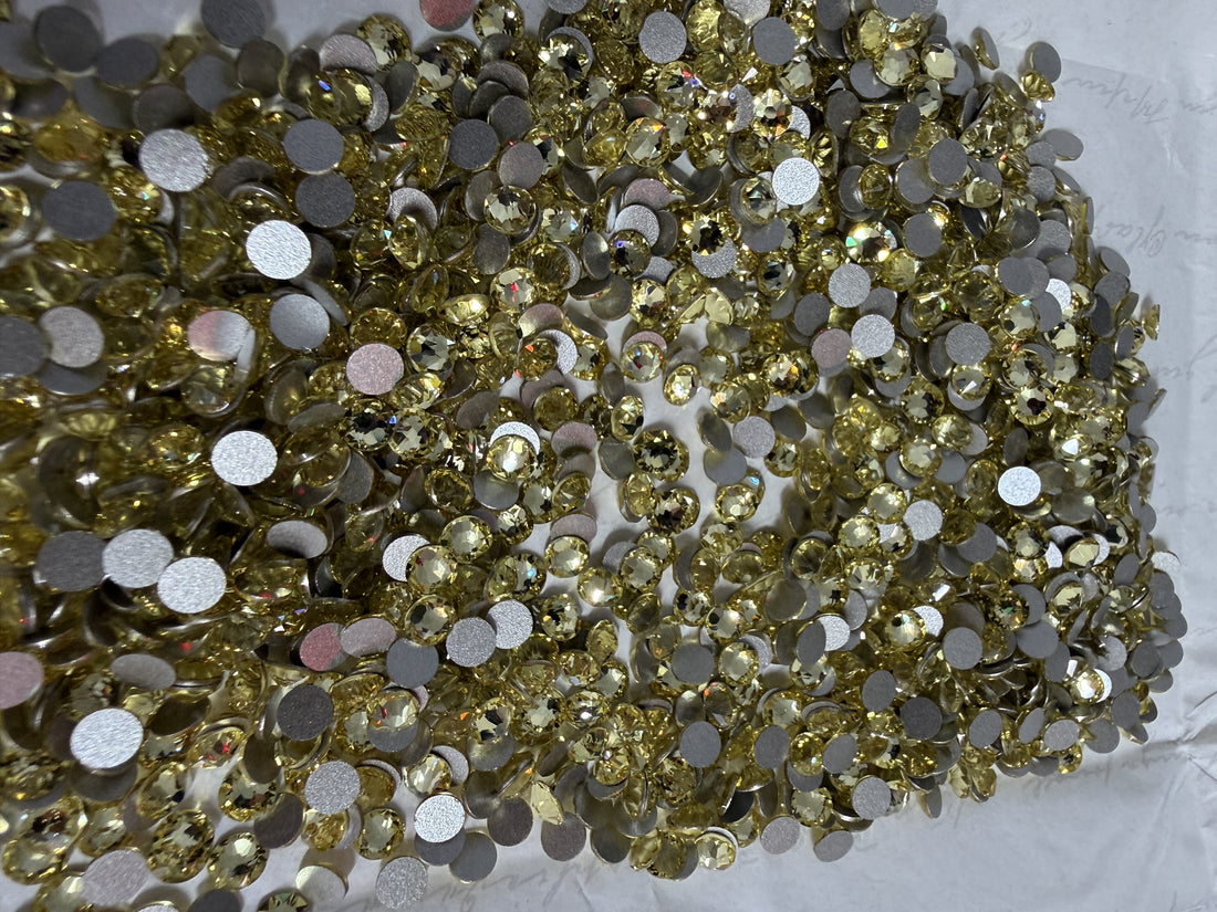 Swarovski Crystal Xirius Rose Jonquil SS16