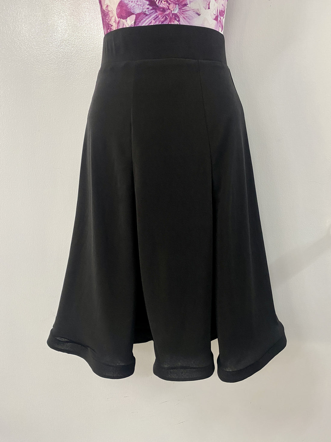 Gore Skirt with Thick Waistband & Thin Crinoline