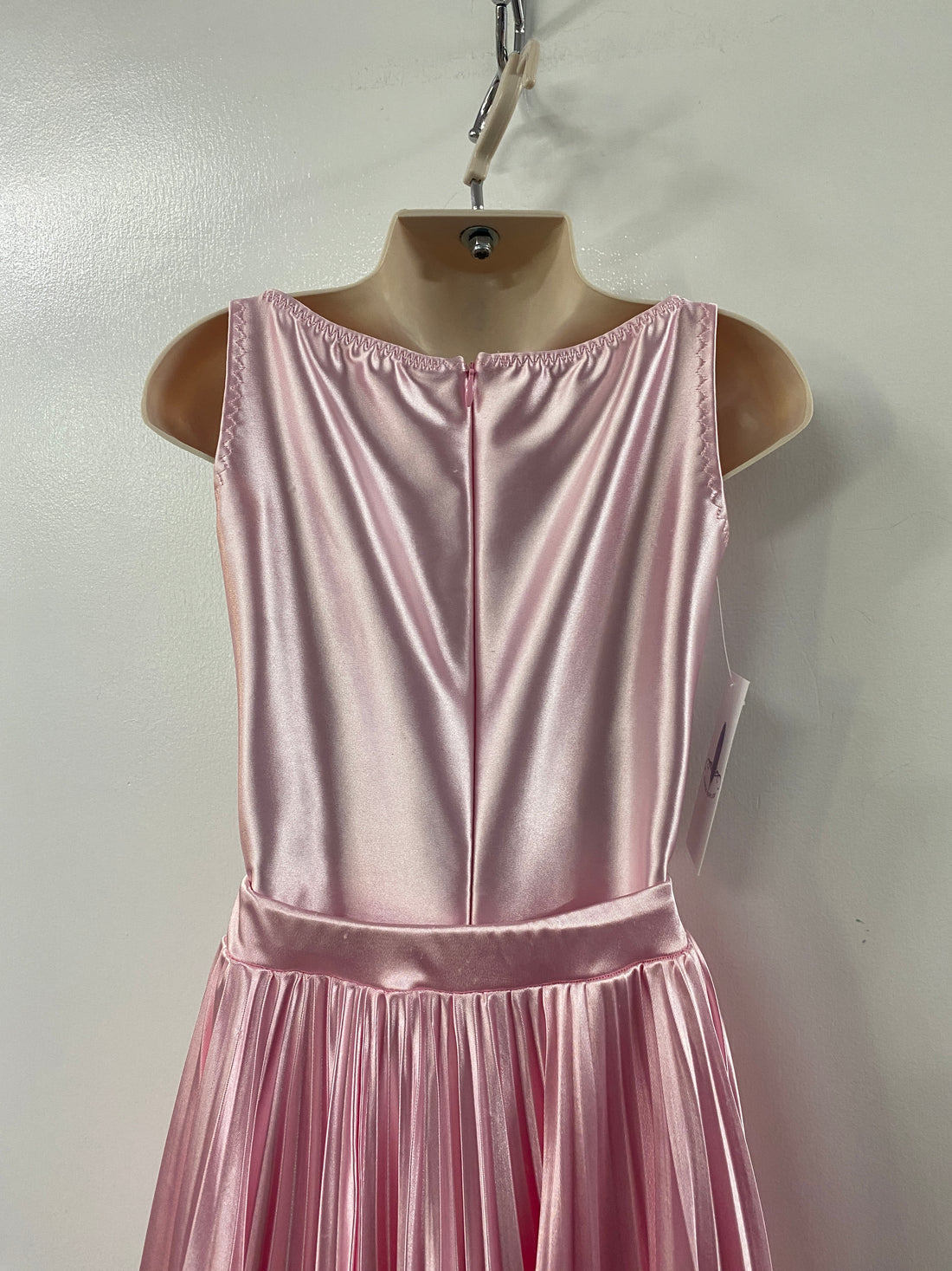 Pre Loved 3 Piece Juvenile Dress in Baby Pink (Size 10-12)