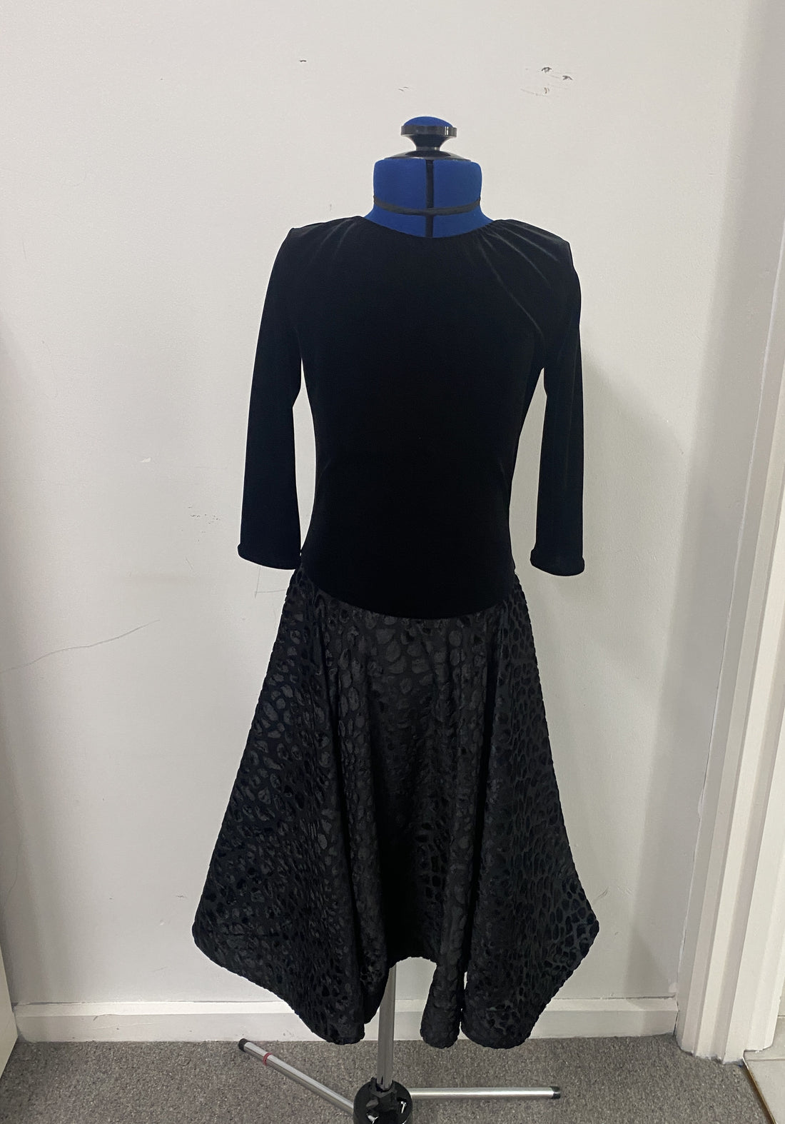 Black Velvet Flock Juvenile Dress Size 10