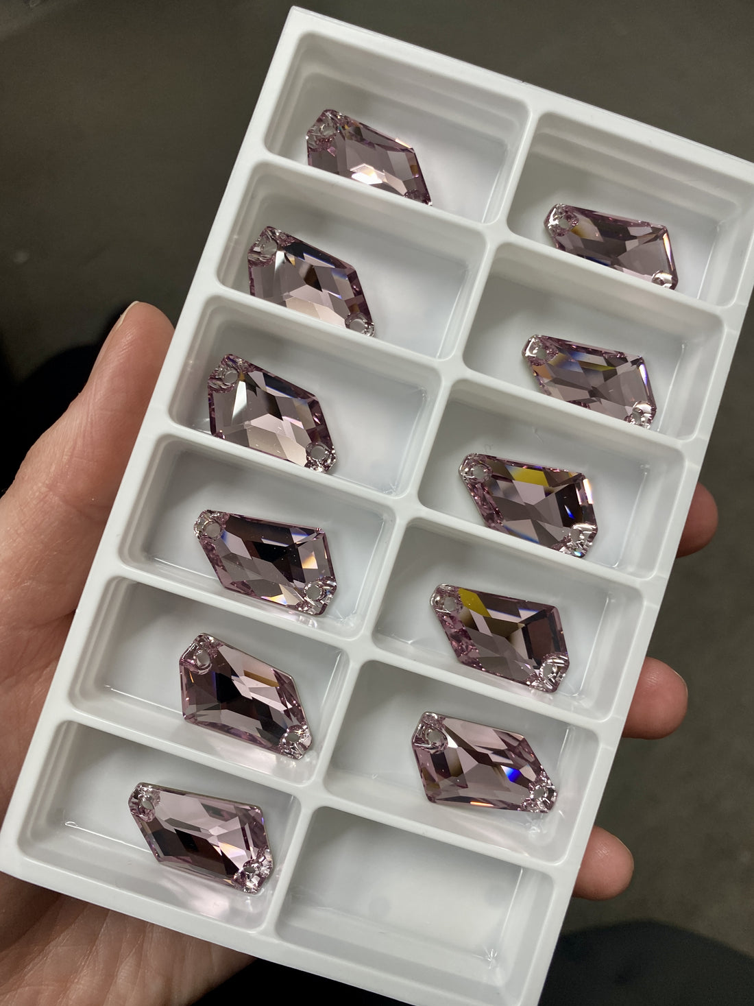 Swarovski Crystal 3267 De-Art Sew On